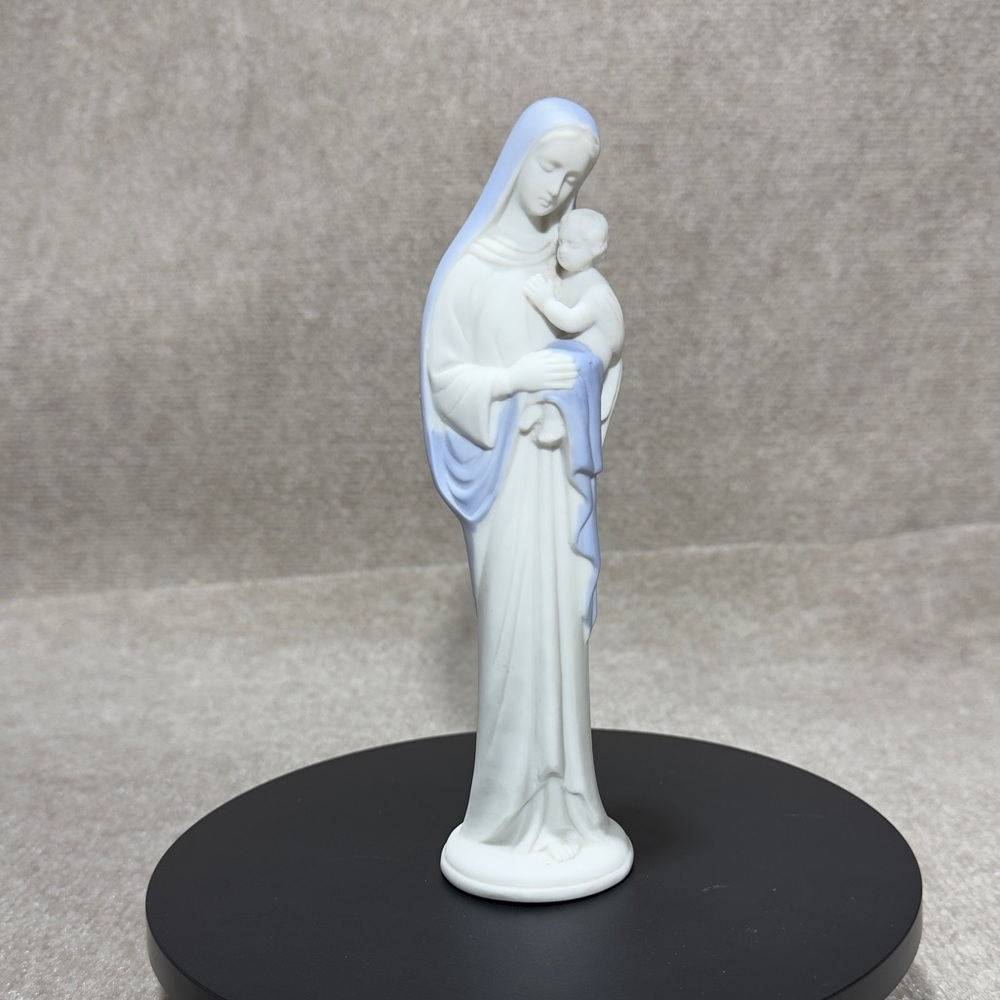 Religious Porcelain Mother Mary Child Jesus Figurine 8” Catholic Japan Easter